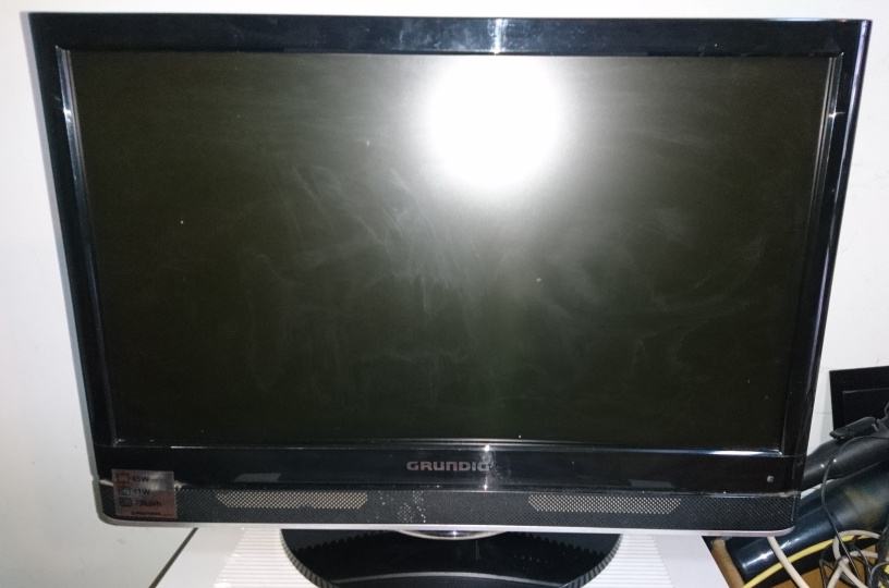 TV GRUNDIG 22" LCD