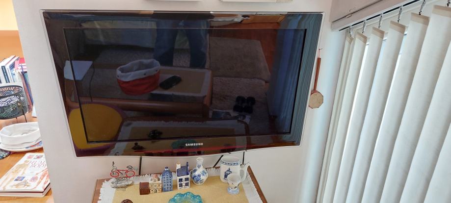 TV Samsung ,32 inča,LCD