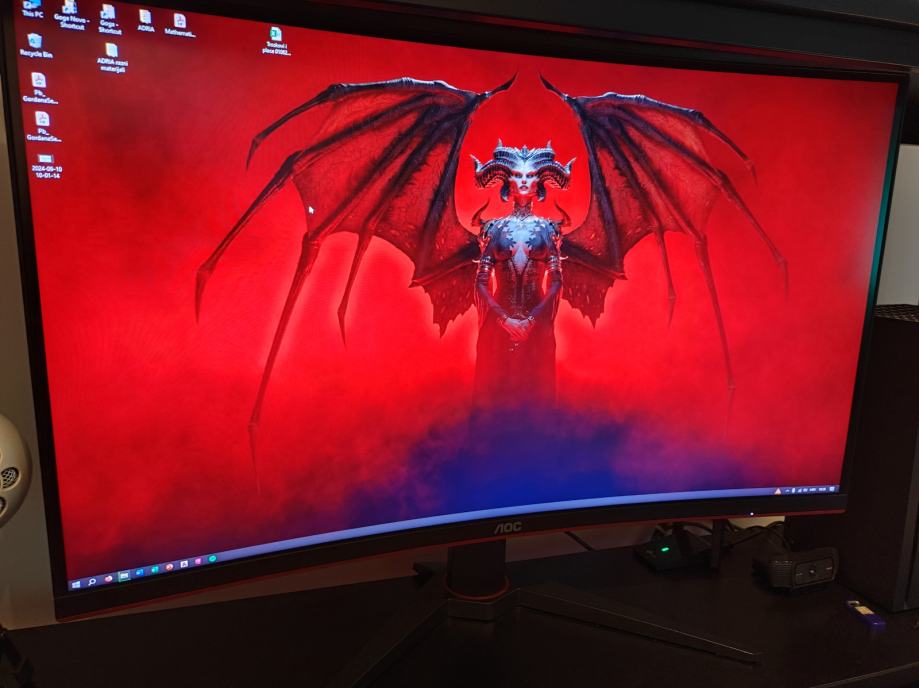 AOC monitor 32'' 1440p, 144Hz, zakrivljeni