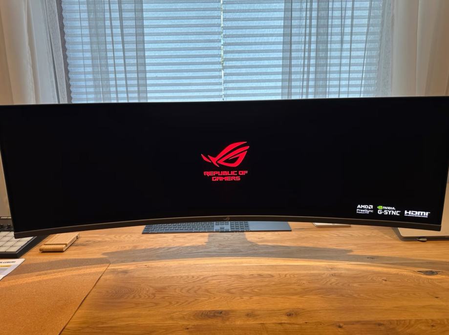 Asus ROG Swift PG49WCD OLED monitor za igranje – TOP stanje