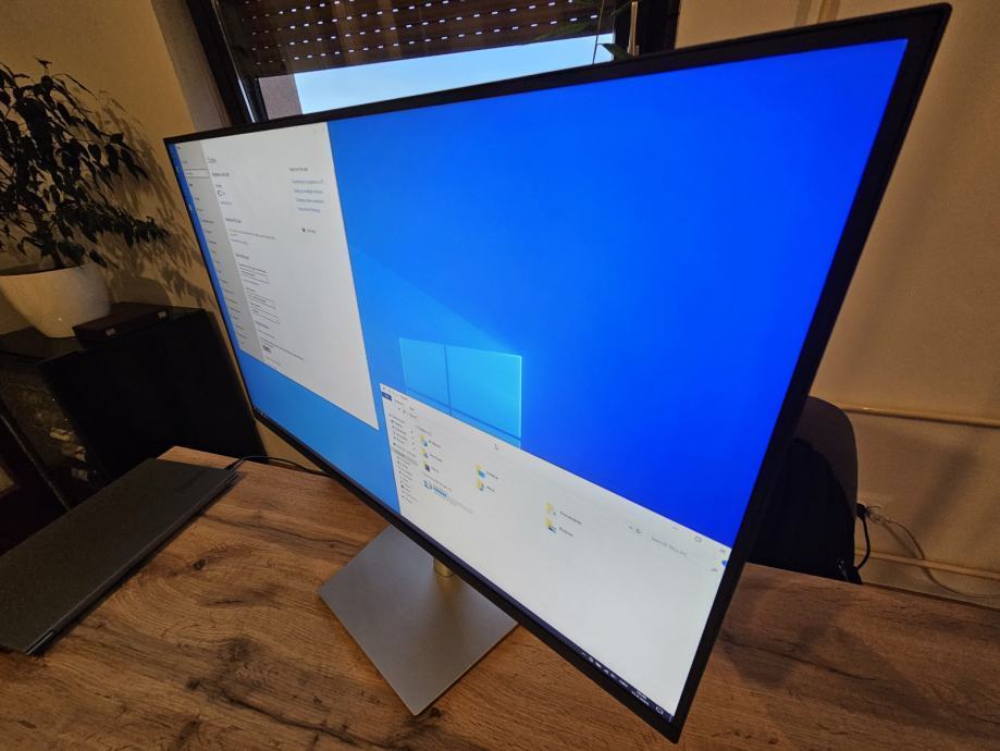 Dell P3221D, IPS, USB-C, 2560x1440, Tilt, Pivot, Swivel