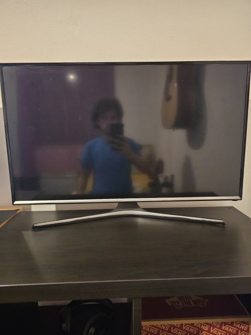 Samsung 32' smart tv