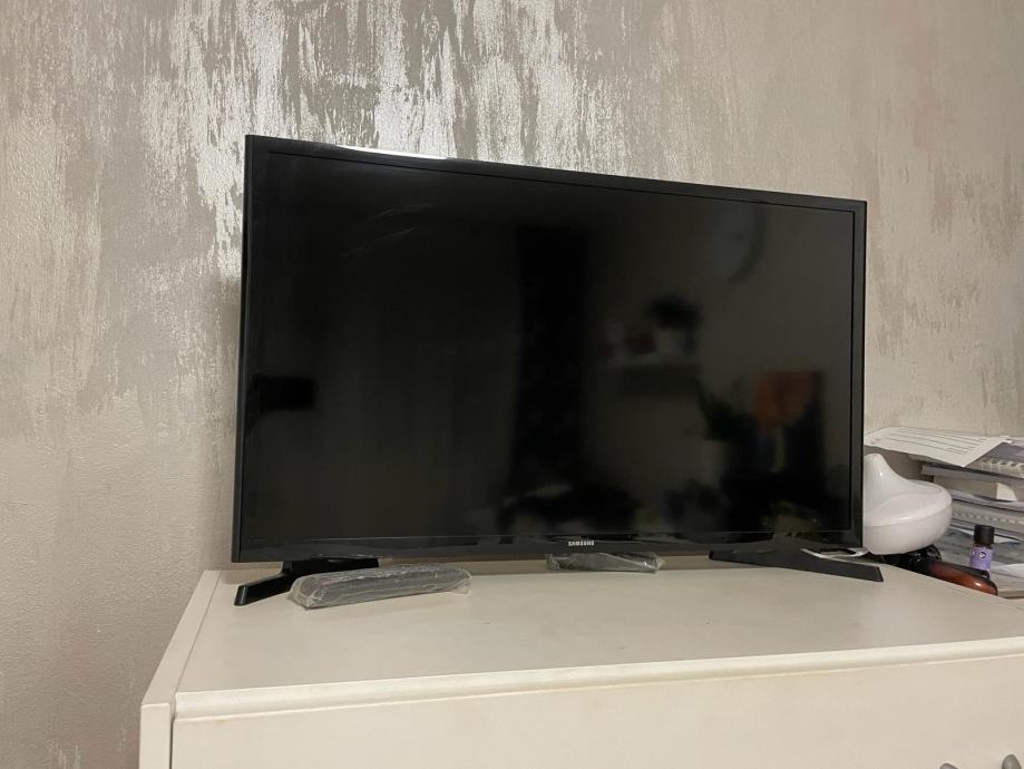 SAMSUNG TV 32 inch