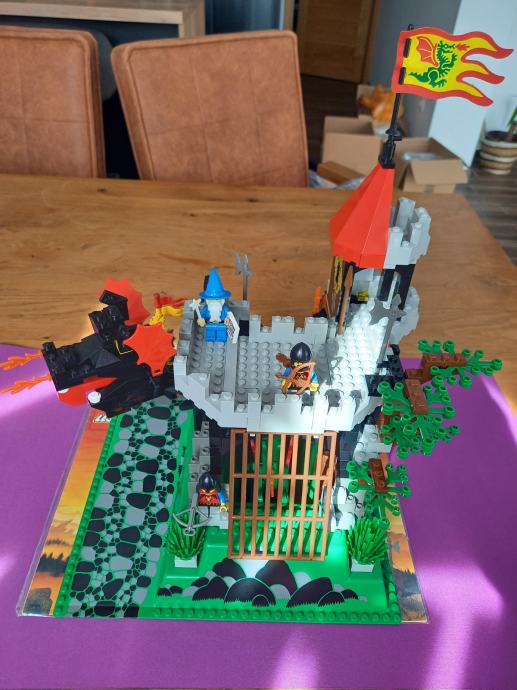 LEGO Castle - 6082 Fire Breathing Fortress