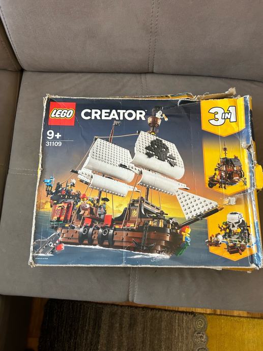 Lego creator 31109