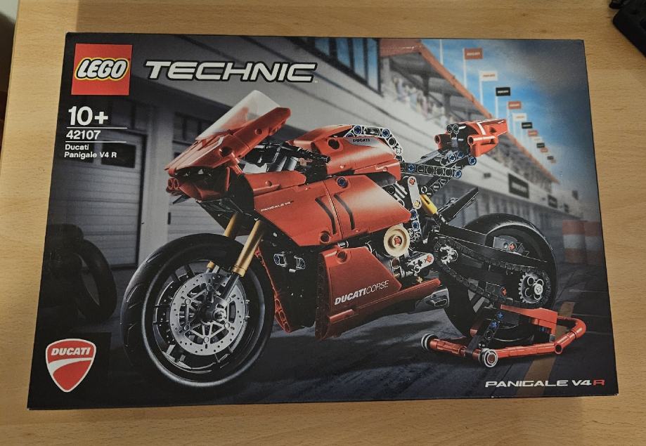 Lego Ducati V4R