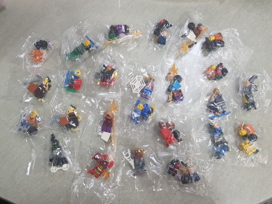 Lot "Lego" figurica - 25 komada - NOVO