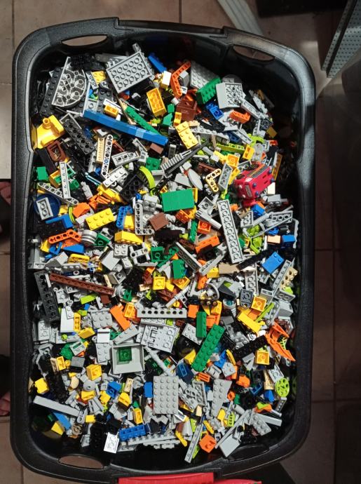 Lego kockice 121 komplet izmješani u dvije kutije ukupne težine 22kg