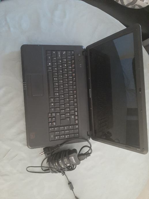 Laptop Lenovo G550 8236