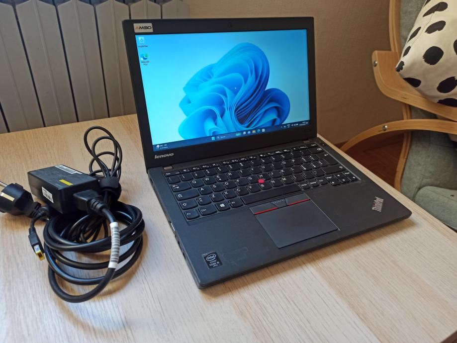 Lenovo ThinkPad X250 * Intel i5-5300U * 8GB RAM * Dvije baterije