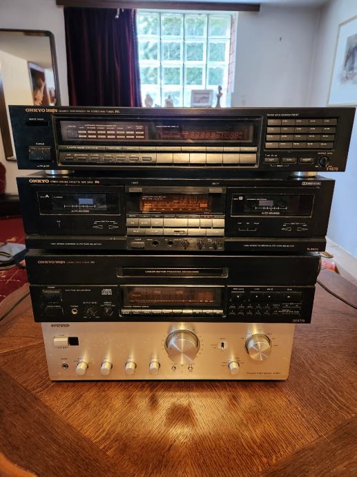 Onkyo quartz Synthesized FM Stereo/AM Tuner RI T-4670 Linija  pojačalo