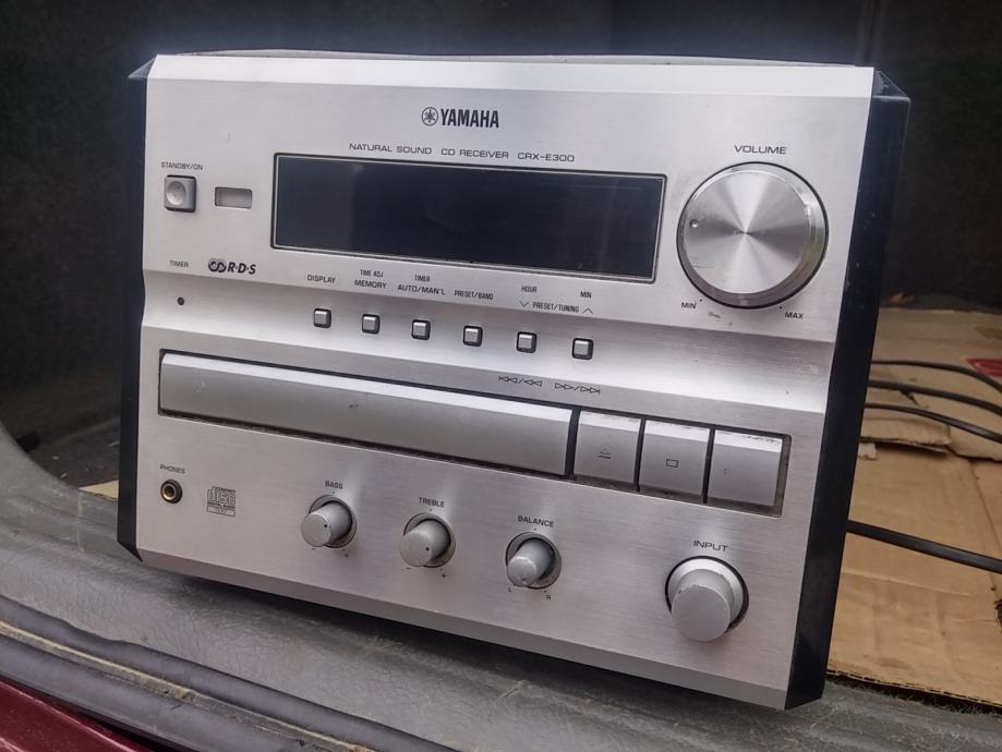 Yamaha CRX-E300 radio cd receiver odličan model