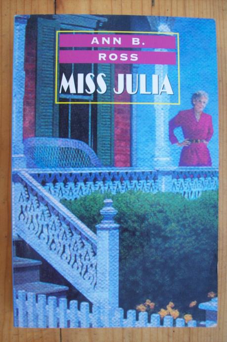 MISS JULIA - Ann B. Ross