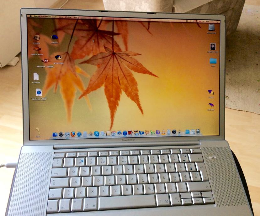 PRILIKA! Laptop Apple PowerBook G4 veliki ekran 17 inča + torba + VGA