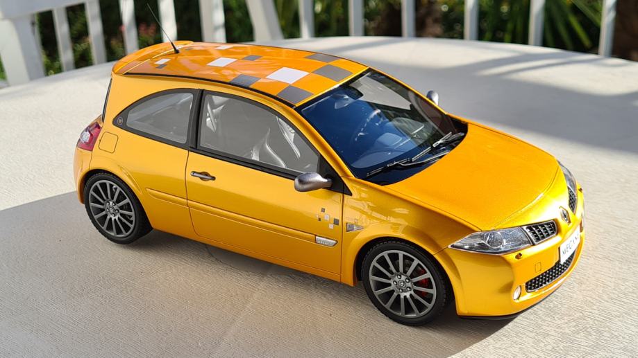 1:18 Renault Megane RS (Ottomobile)