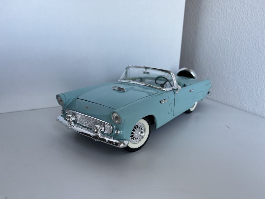 1/18 REVELL FORD THUNDERBIRD