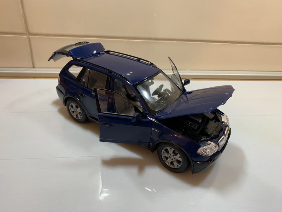 BMW X3 3.0i Dickie Toys cca 1:20 model autic maketa