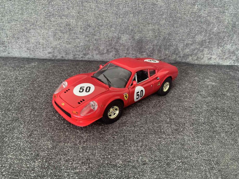 Ferrari 246GT Dino 1:18 Anson model diecast autic maketa