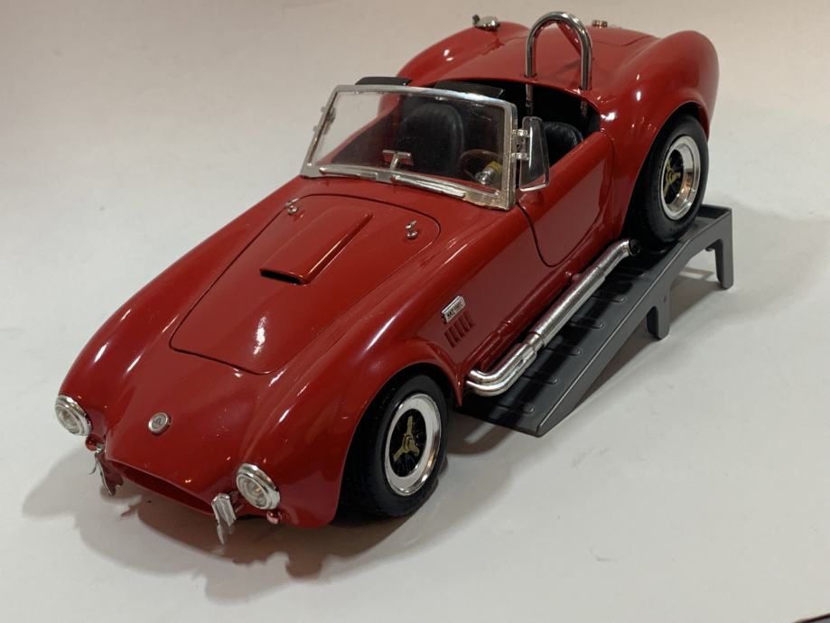 Ford Shelby Cobra 427/SC, Road Tough 1:18 model Vintage