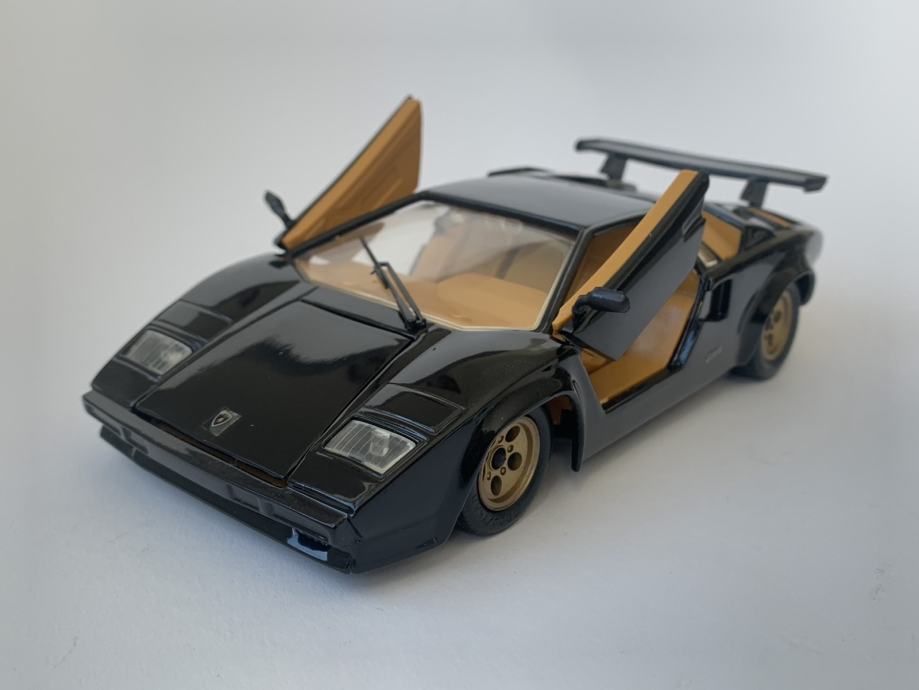 Lamborghini Countach 1:24 Revell autic model diecast Vintage