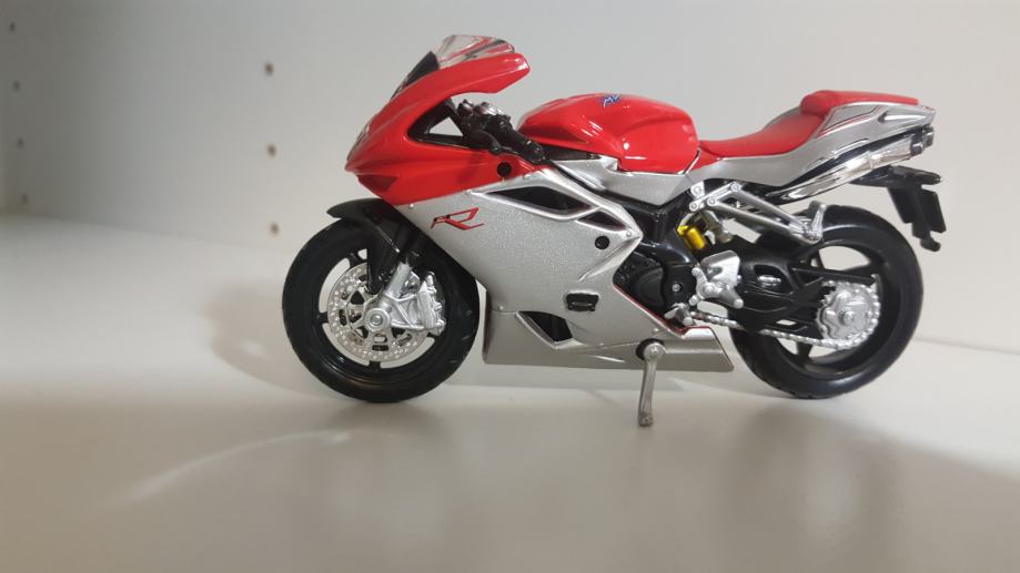 Maketa motor MV Agusta II