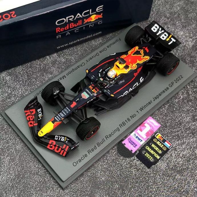 Max Verstappen 2022 Japan GP 1/43 Spark model maketa F1 auta