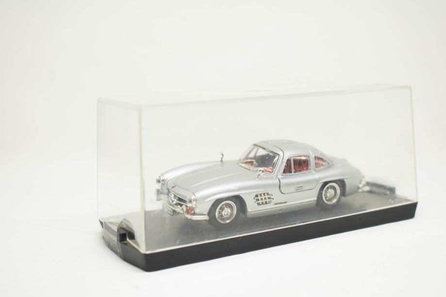 Mercedes 300 SL Gullwing - 1:43