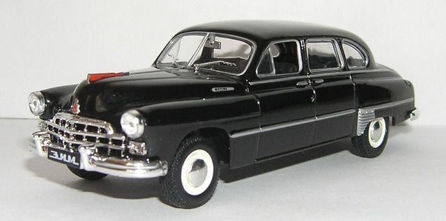 Model maketa automobil GAZ 12 ZIM 1/43 1:43