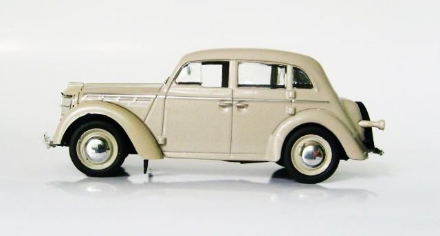 Model maketa automobil Moskvić 400 1/43 1:43