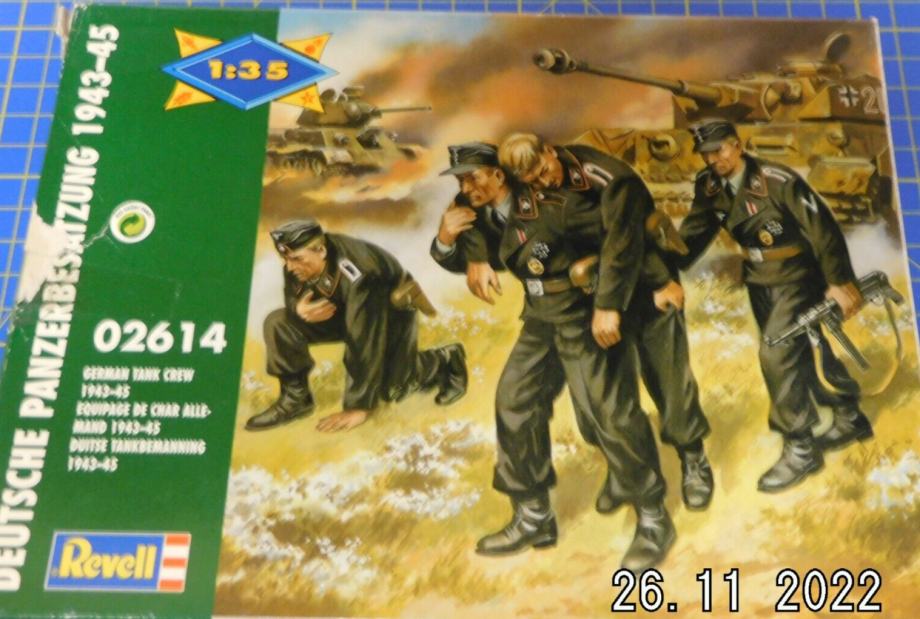 Prodajem maketu German tank crew Kursk 1/35 Revell