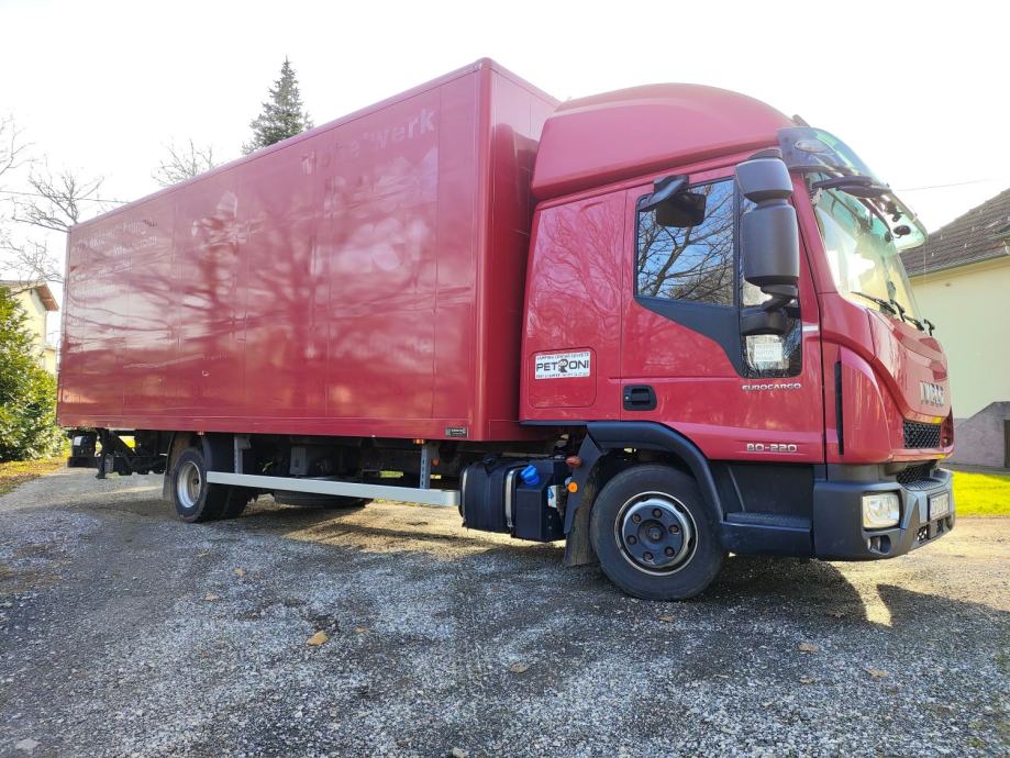 Iveco Eurocargo 80E220 - furgon sa rampom, 2017 god.