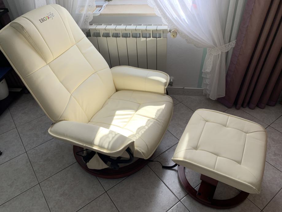 Nova „Ergo life“ fotelja za masažu sa klupicom