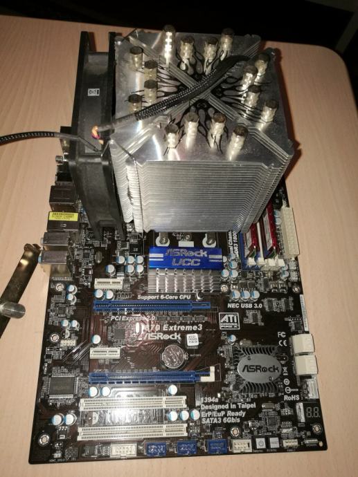 Материнская плата asrock extreme3 870 куда ставить оперативки