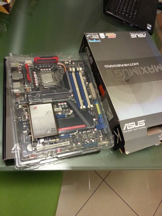 ASUS MAXIMUS II FORMULA - gamer-oriented motherboard 775