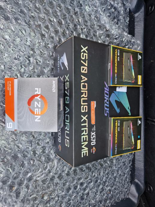 Gaming Bundle Ryzen 9 3950x / 32GB RGB DDR4 / X570 Matična / M2 500GB