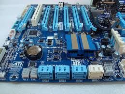 GIGABYTE GA-890FXA-UD7 AM3 AMD 890FX SATA 6Gb / s USB 3.0 XL ATX AMD M