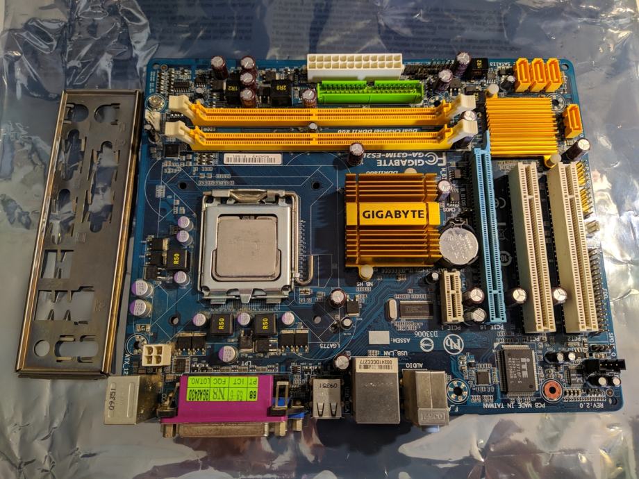 Gigabyte Ga G31m Es2l Neispravna