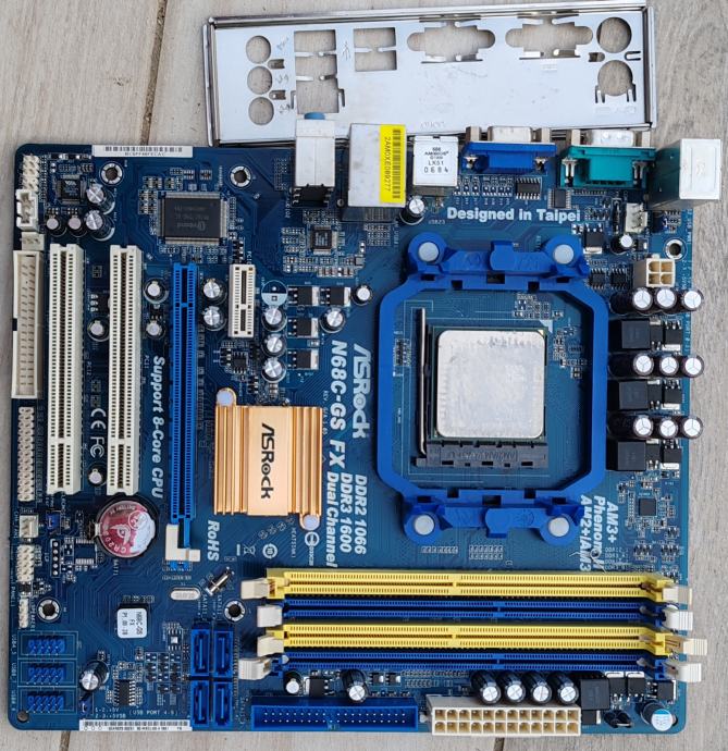 matična ploča  ASRock N68C GS FX  ddr2 i ddr3