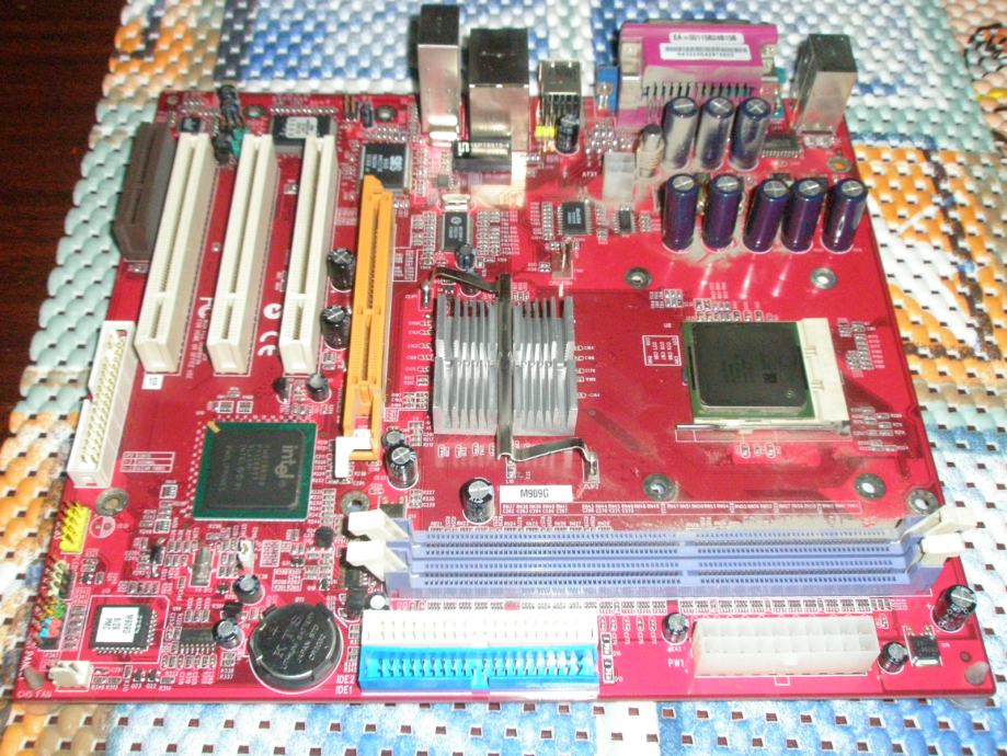 Maticna ploca - PC Chips M909G V1.0