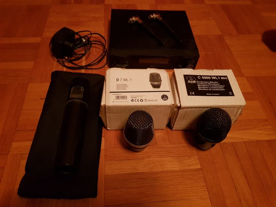 AKG SR4500 stanica + mikrofon AKG HT4500 sa dvije glave.