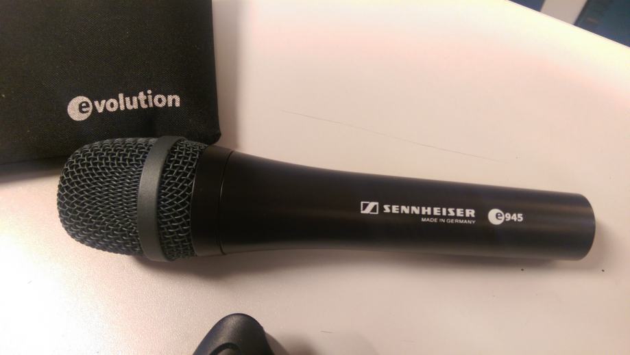 Sennheiser e945