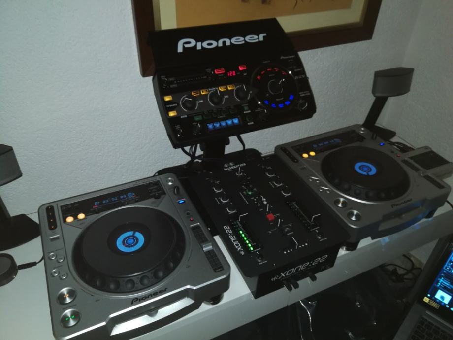 Allen&Heath xone 22 / Pioneer cdj 800mk2 X 2 / Audio 4 dj / RMX 1000