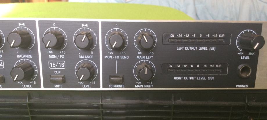 Behringer 1602 v1, 16 kanalni mikser