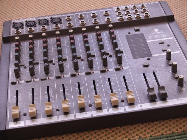 Behringer MX1602