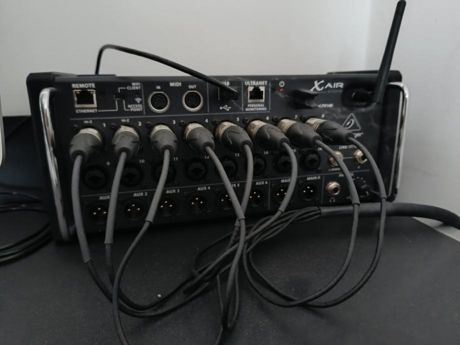 Behringer xair18