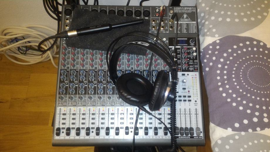 Behringer Xenyx 2442FX