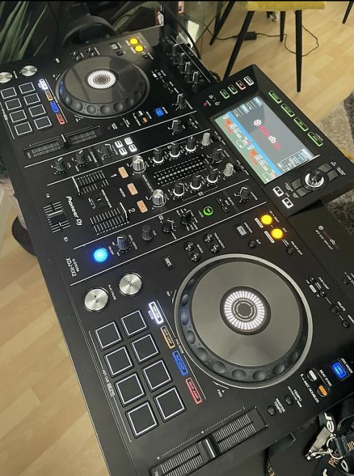 Pioneer XDJ-RX2 All-in-One DJ sustav + torba i decksaver