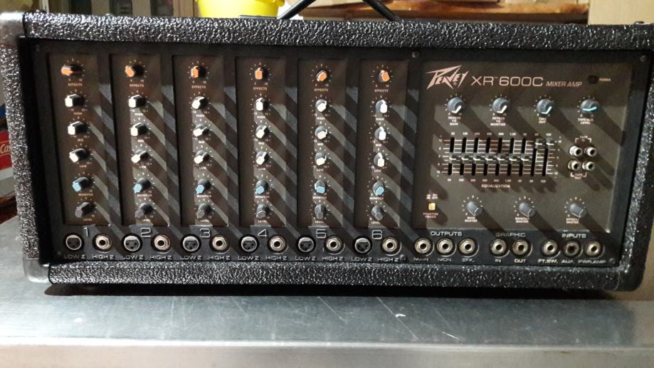 Power mixer Peavey XR600c