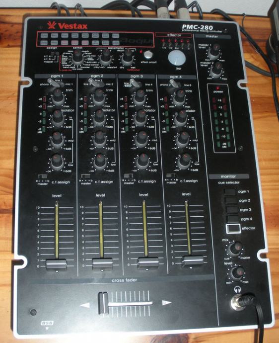 Profesionalna DJ mikseta Vestax PMC-280 