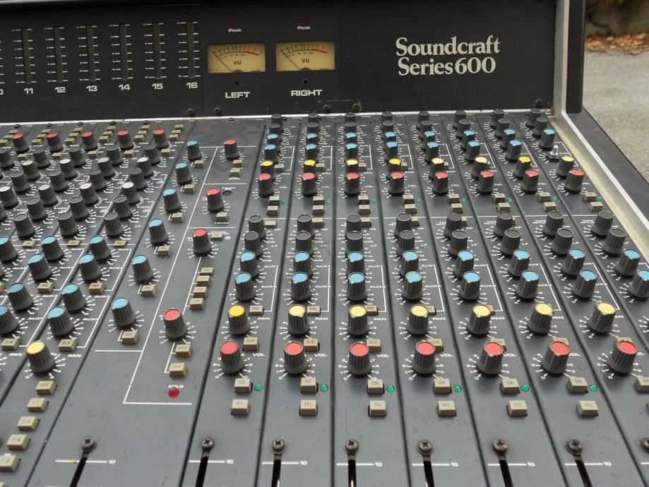 soundcraft 600